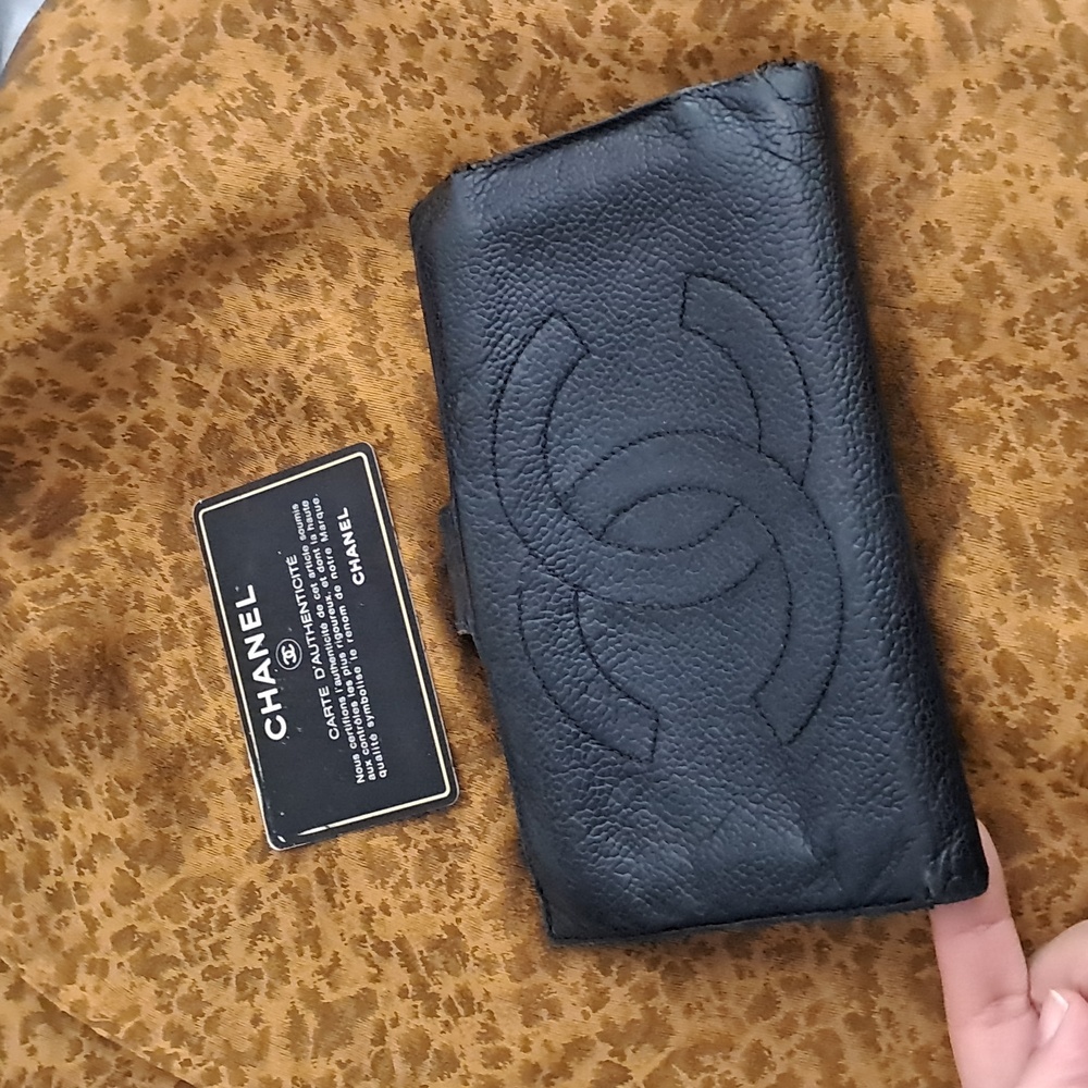 $1300 Chanel Long Black Caviar Wallet (Has Serial Number And Authenticity Card)